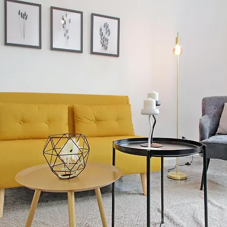 Carmens Flat By Domusdimore *