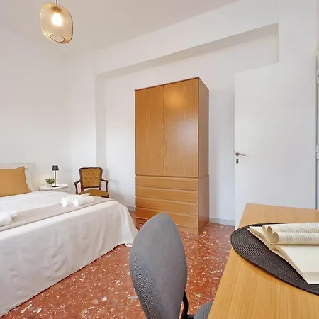 Carmens Flat By Domusdimore Daire Roma