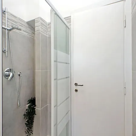 Carmens Flat By Domusdimore روما
