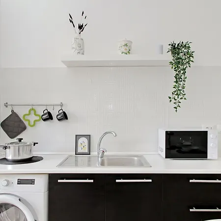 Апартаменты Carmens Flat By Domusdimore *