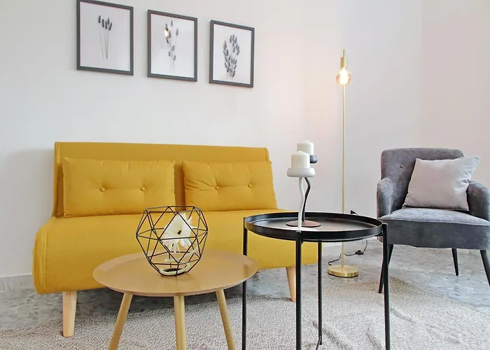 Carmens Flat By Domusdimore *