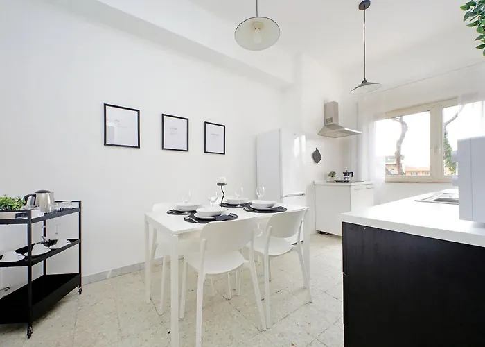 Carmens Flat By Domusdimore Apartment *